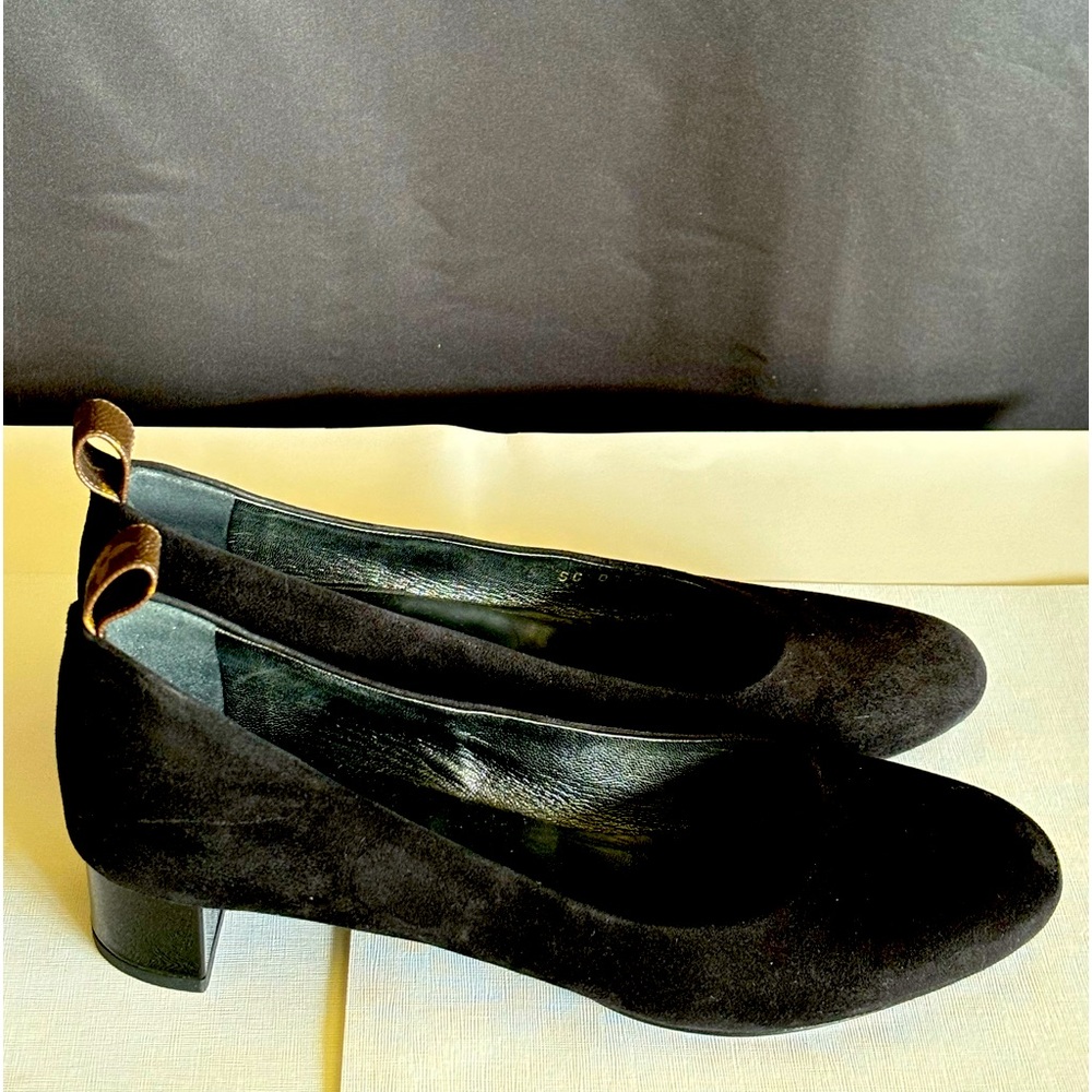 Louis Vuitton Monogram Suede low heel pumps - Picture 2 of 5